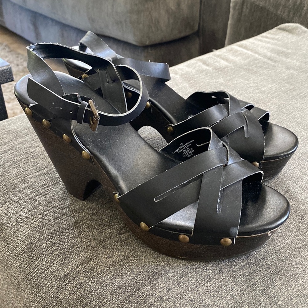 Mossimo Supply Co. Black & Brown heels